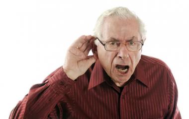 почему происходит снижение слуха у пожилых 